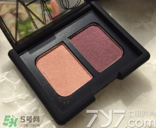 nars吉隆坡眼影怎么畫？nars吉隆坡雙色眼影畫法圖解