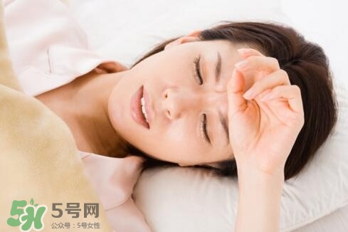 孕婦打噴嚏會(huì)嚇著寶寶嗎？孕婦打噴嚏對(duì)胎兒有影響嗎？