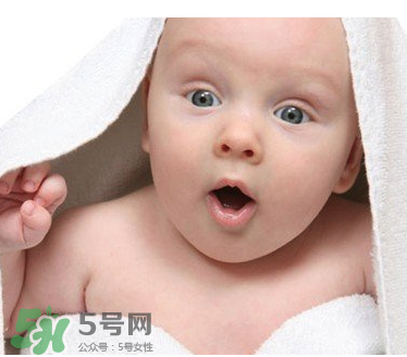 嬰兒吐奶和奶粉有關(guān)系嗎？嬰兒吐奶需要換奶粉嗎？