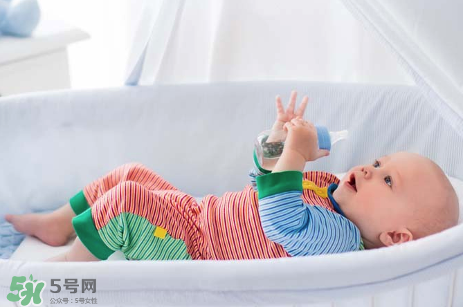 嬰兒吐奶和氙氣有關(guān)系嗎？氙氣會影響嬰兒吐奶嗎？