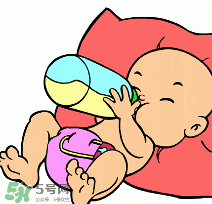 嬰兒吐奶有黃水怎么辦？嬰兒吐奶會吐黃水嗎？
