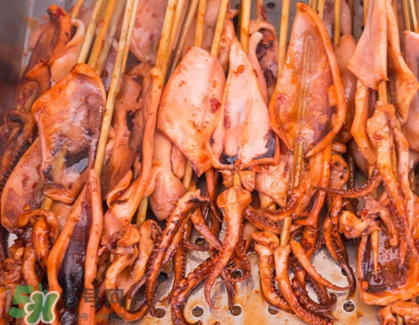 鐵板魷魚一串成本多少？魷魚怎么做好吃