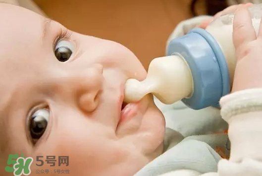 如何戒夜奶寶寶不痛苦？寶寶如何戒夜奶？