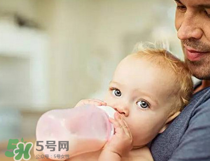 戒夜奶的最佳時間 幾個月戒夜奶最好？