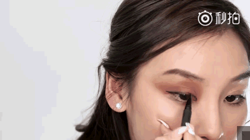 眼影貼怎么用？眼影貼使用方法