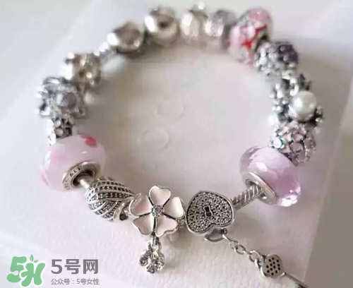 潘多拉手鏈好還是手鐲好？pandora手鏈和手鐲哪個(gè)比較好看？