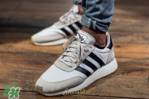 adidas iniki runner上腳效果怎么樣？阿迪達斯復(fù)古跑鞋好看嗎？