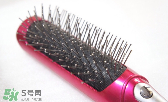 小泉成器音波電動(dòng)梳怎么用？小泉成器音波震動(dòng)梳子使用方法
