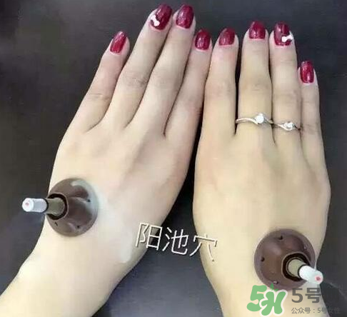 艾艾貼灸出水珠為什么？艾艾貼后有水珠要擦嗎？