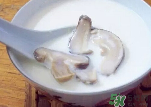 牛奶燉香菇可以治鼻炎嗎？牛奶燉香菇吃了有什么作用？