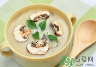 牛奶燉香菇可以治鼻炎嗎？牛奶燉香菇吃了有什么作用？
