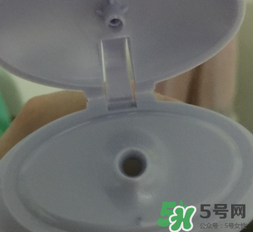 eve女性護理液粉色瓶和藍色瓶有什么區(qū)別？
