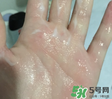 eve女性護理液粉色瓶和藍色瓶有什么區(qū)別？