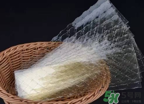 吉利丁片與瓊脂有什么不同？吉利丁片和瓊脂的區(qū)別