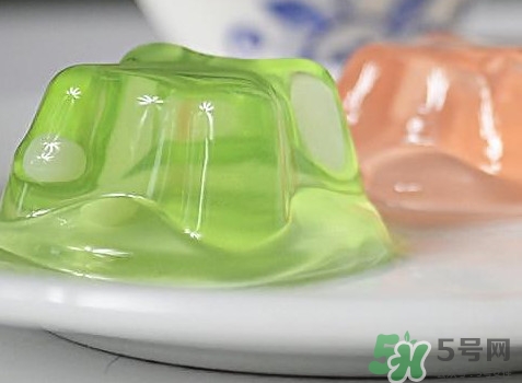 吉利丁片怎么做果凍？吉利丁片怎么做慕斯蛋糕