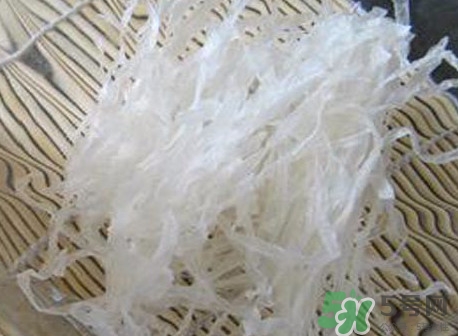 吉利丁片與瓊脂有什么不同？吉利丁片和瓊脂的區(qū)別