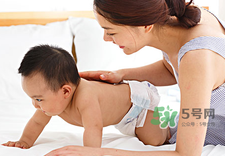 剖腹產(chǎn)后催乳按摩方法 剖腹產(chǎn)怎么催乳好？