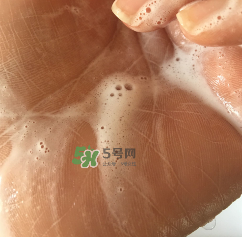 貝蜜清凈痘控油潔面啫喱怎么樣？貝蜜清祛痘控油潔面啫喱好用嗎？