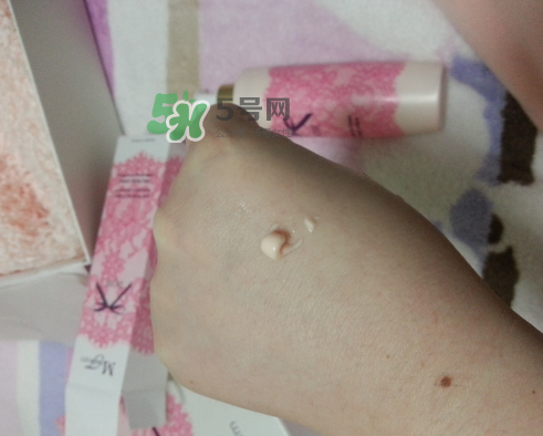 曼妮芬玫瑰身體乳怎么樣？曼妮芬玫瑰絲柔身體乳好用嗎？