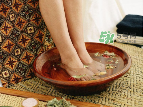 三伏天能用姜泡腳嗎？三伏天用姜泡腳好嗎？