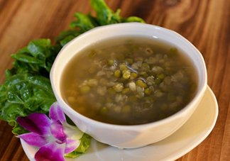 三伏天可以喝綠豆湯嗎？三伏天是喝綠豆湯還是喝生姜水？