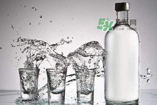 白酒加可樂是春藥？白酒加可樂喝了會怎樣？