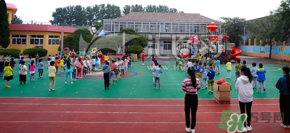 寶寶不去幼兒園怎么辦？寶寶不去幼兒園哭鬧怎么勸導(dǎo)？