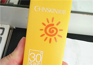 瓷肌美白隔離防曬霜怎么樣？瓷肌美白防曬霜好用嗎？
