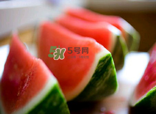 三伏天坐月子可以吃西瓜嗎？三伏天坐月子吃西瓜好嗎？