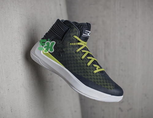 ua2017庫里亞洲行curry 3zero特別版配色多少錢？