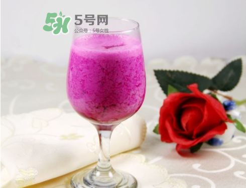 紅心火龍果能和酸奶一起吃嗎？紅心火龍果和酸奶榨汁好嗎？