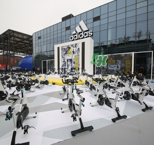 adidas阿迪達(dá)斯運動體驗迷你品牌中心是干什么的？