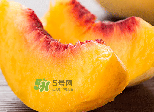 黃桃果肉是什么顏色？黃桃果肉為什么是紅的？