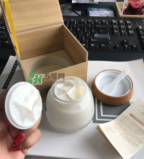 膜法世家白松露睡眠面膜怎么樣？膜法世家睡眠面膜好用嗎？