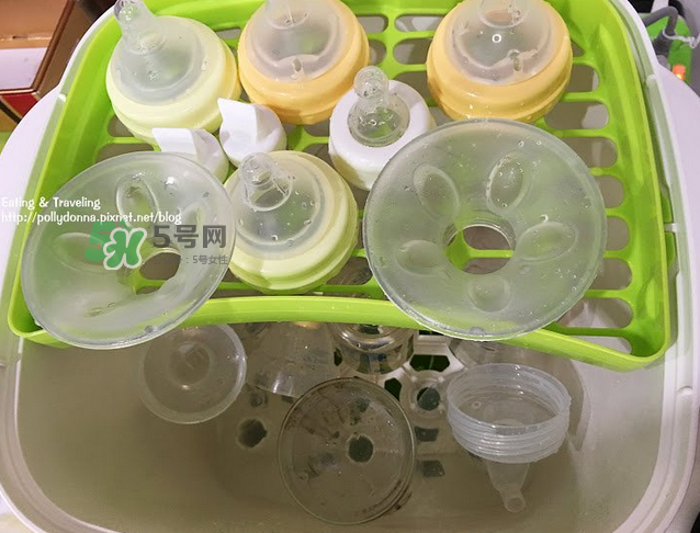 奶瓶刷尼龍的好還是海綿的好？洗奶瓶的正確方法