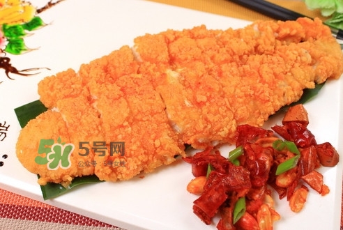 金鱒魚清蒸為什么變黑？食用金鱒魚有什么好處