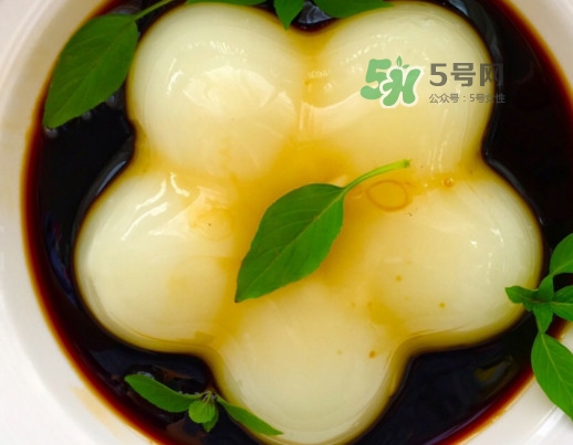涼糕是什么做的？涼糕要用清水泡多久