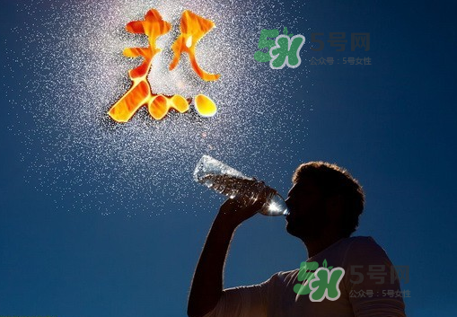 七月份熱還是八月份熱？2017年7月份熱還是8月份熱？