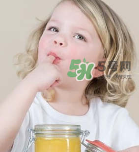 兒童多大可以吃鹽？兒童吃鹽的注意事項