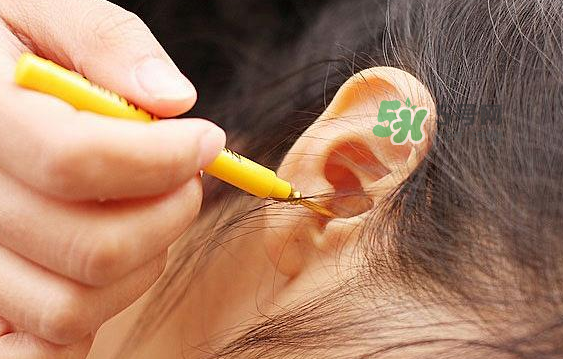 兒童耳屎成硬塊怎么辦？兒童耳屎成硬塊有危害嗎？