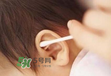 兒童耳屎成硬塊怎么辦？兒童耳屎成硬塊有危害嗎？
