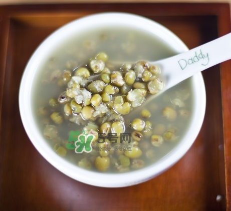 寶寶能喝綠豆水嗎？寶寶能喝綠豆湯嗎？