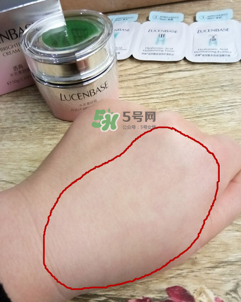 透真水光素顏霜怎么樣？透真素顏霜好用嗎？