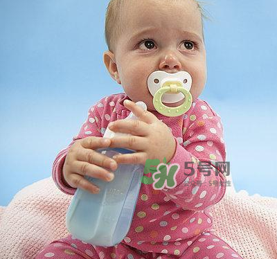 寶寶能喝蜂蜜水嗎？蜂蜜水寶寶能長期喝嗎？