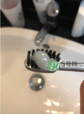 lg竹鹽牙膏怎么樣？lg竹鹽按壓牙膏怎么用？
