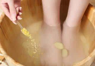 生姜泡腳可以去濕氣嗎？生姜泡腳可以去腳氣嗎
