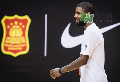 歐文同款黑白鴛鴦夜光kyrie 3怎么定制_在哪里買？