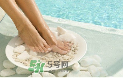 醋泡腳多長(zhǎng)時(shí)間最好？醋泡腳一次用多少合適