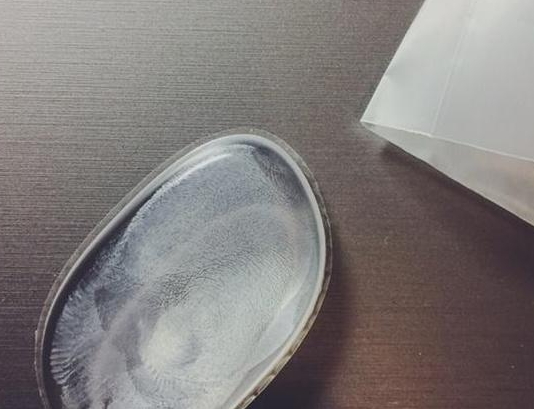 硅膠粉撲和氣墊粉撲哪個(gè)好用？硅膠粉撲和氣墊粉撲對(duì)比