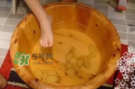 生姜泡腳怎么弄？生姜泡腳要去皮嗎